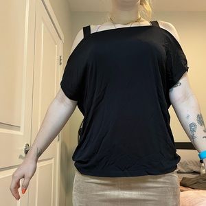 Aritzia Babaton off the shoulder shirt
